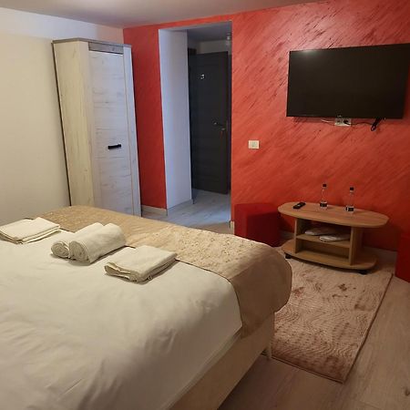 Soimii Bucovinei Residence Ватра-Молдовіцей Екстер'єр фото